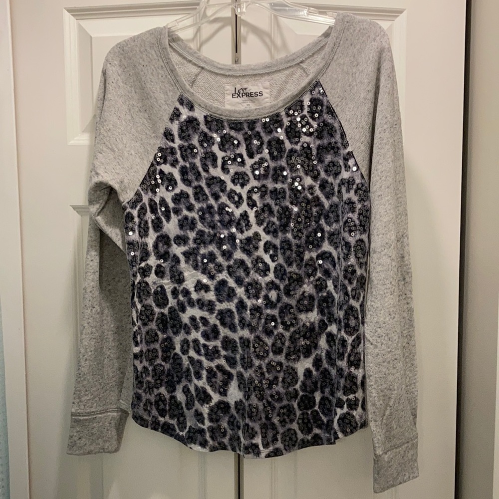 🟨🟨 Express Women’s Leopard Print/Sequin Baseball Long Sleeve Top (size M)